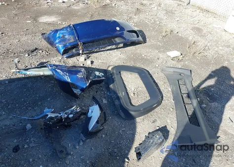 2022 Tesla Model Y Long Range Dual Motor All-Wheel Drive z USA, uszkodzony, nr VIN 7SAYGDEE0NF344188